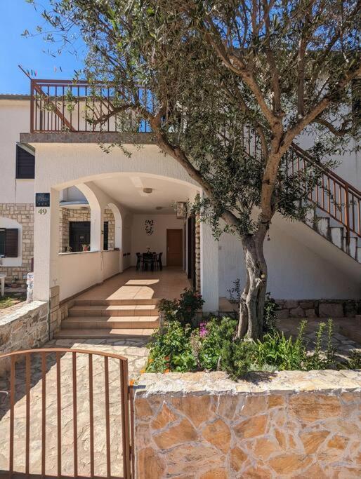 Zeezicht Appartement 50M From Beach Srima Exterior photo